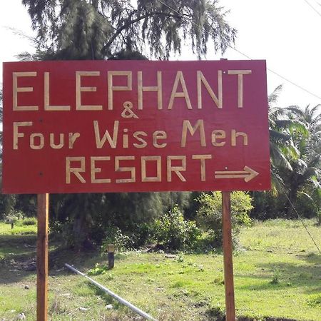 Elephant And Four Wise Men Resort Ram Nagar エクステリア 写真